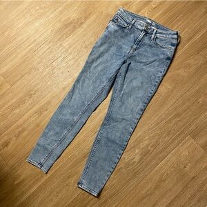 Old Navy Light Blue Skinny Jeans